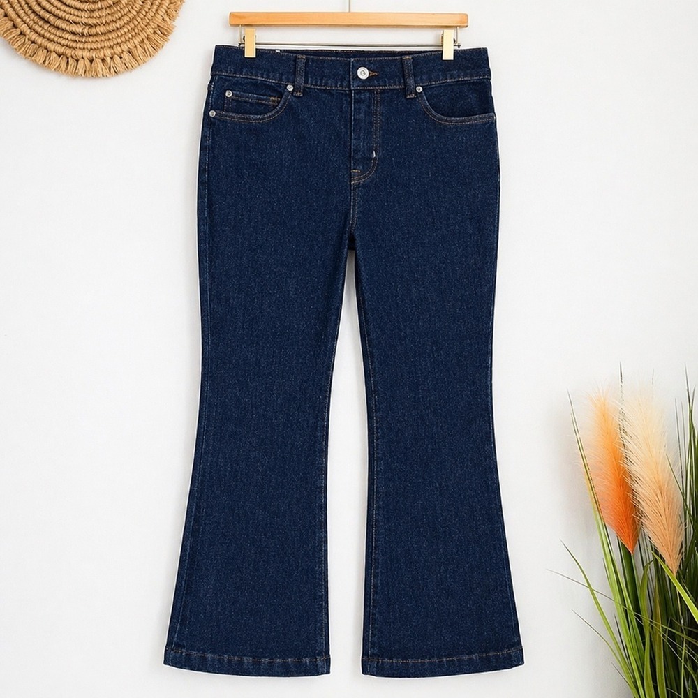 SPANX Original Everywhere High Waist Dark Wash Flare Jeans SZ Medium Minimalist - Picture 8 of 8
